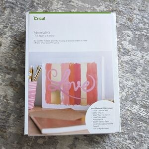 Cricut Love Sparkle & Shine Vinyl Material kit